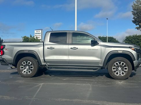 Used 2024 Chevrolet Colorado Z71 w/ Z71 Convenience Package 2 AWD/4WD image 3