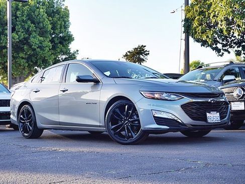 Used 2023 Chevrolet Malibu LT w/ Sport Edition image 2