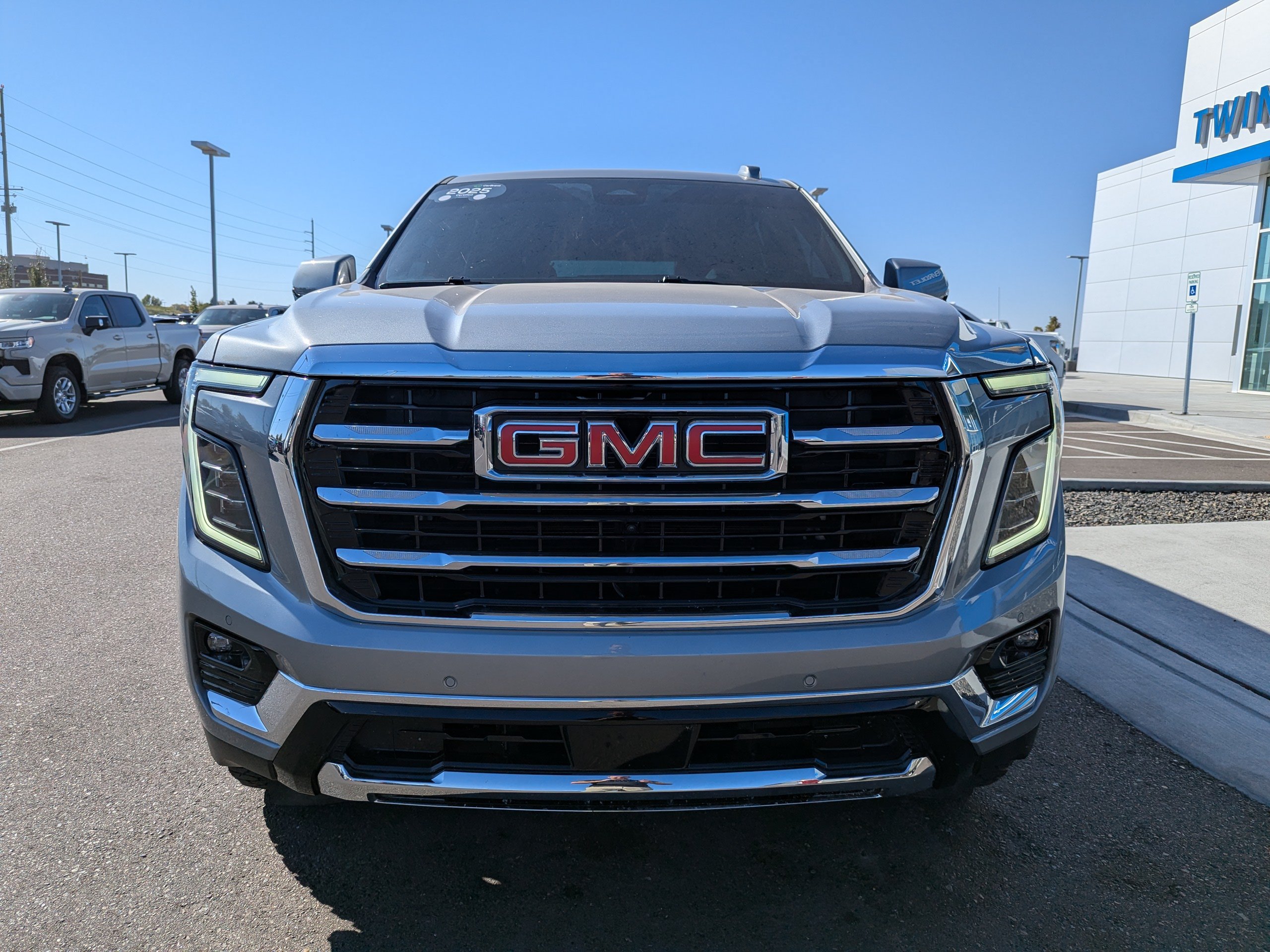 Used 2025 GMC Yukon Elevation AWD/4WD image 5
