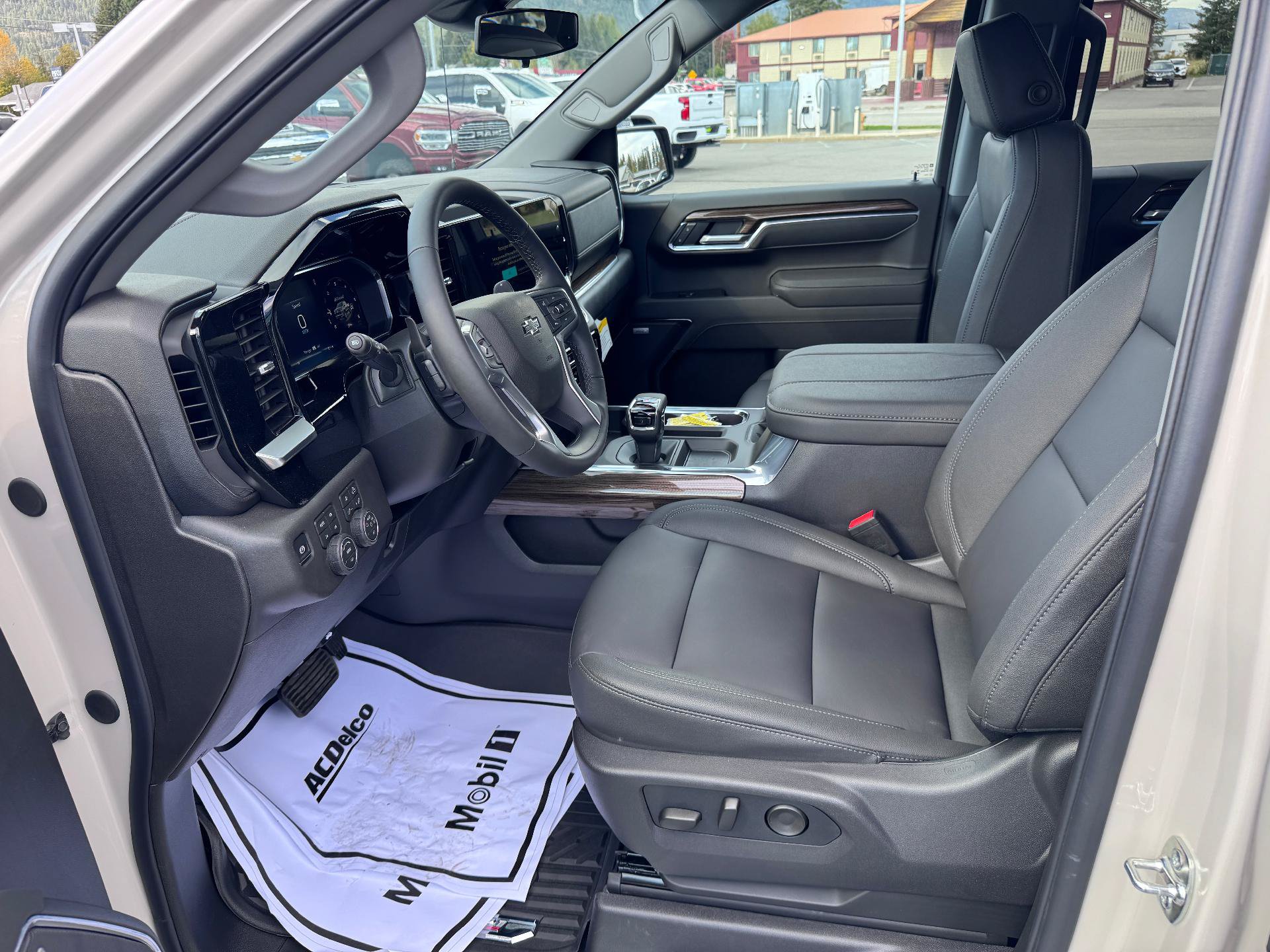 New 2026 Chevrolet Silverado 1500 RST w/ RST All Star Premium Package AWD/4WD image 10
