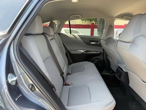 Used 2021 Toyota Venza LE AWD/4WD image 31