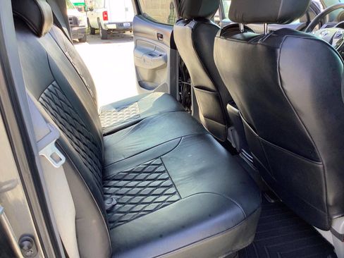 Used 2014 Toyota Tacoma 4x4 Double Cab w/ SR5 Package image 35