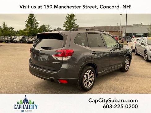 Used 2023 Subaru Forester Premium AWD/4WD image 6