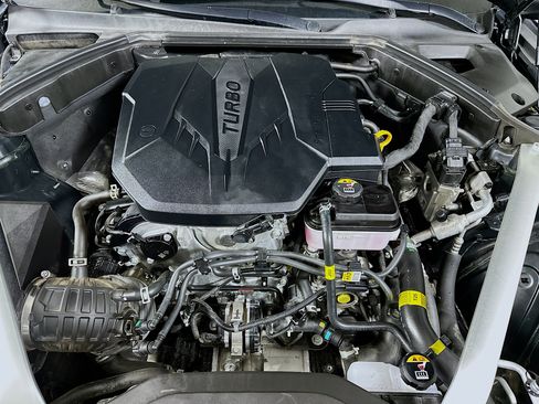 Used 2025 Genesis G70 2.5T RWD image 35