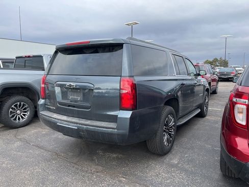 Used 2019 Chevrolet Suburban LT image 5