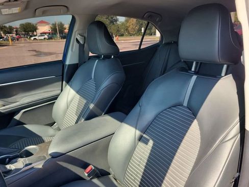 Used 2023 Toyota Camry SE w/ Convenience Package FWD image 18