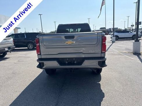 Used 2025 Chevrolet Silverado 2500 High Country w/ Technology Package AWD/4WD image 4