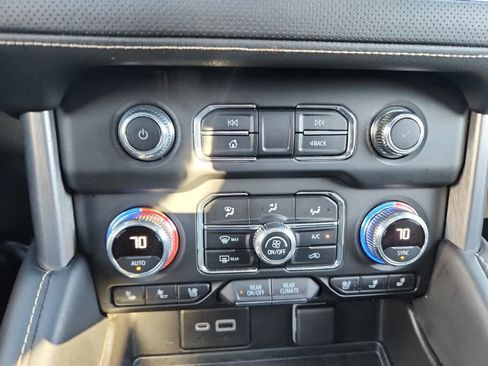 Used 2022 GMC Yukon SLT w/ SLT Luxury Package image 27
