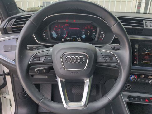 Used 2021 Audi Q3 2.0T Premium w/ Convenience Package AWD/4WD image 18