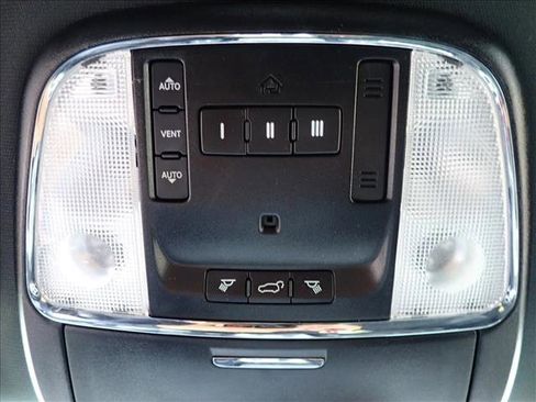 Used 2019 Jeep Grand Cherokee Altitude AWD/4WD image 23