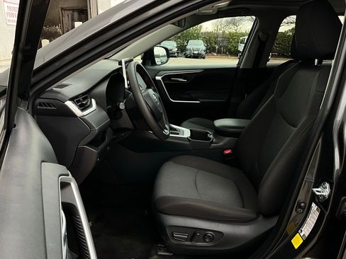 Used 2025 Toyota RAV4 XLE image 10