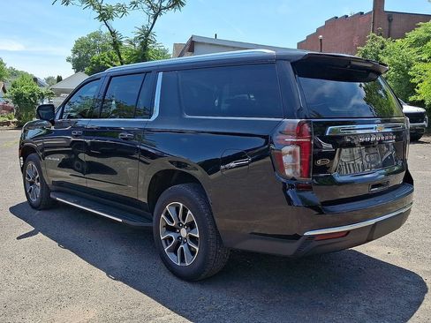 Used 2024 Chevrolet Suburban LT w/ Luxury Package AWD/4WD image 6