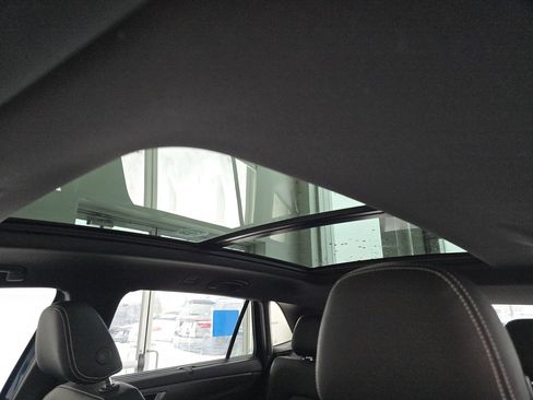 New 2026 Volkswagen Atlas Cross Sport SE image 3