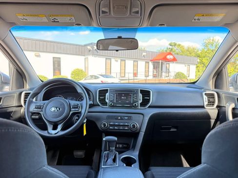 Used 2018 Kia Sportage LX AWD/4WD image 15