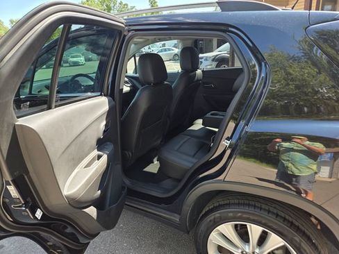 Used 2020 Chevrolet Trax Premier w/ LPO, Cargo Package AWD/4WD image 38