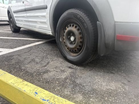 Used 2012 Ford Transit Connect XL image 6