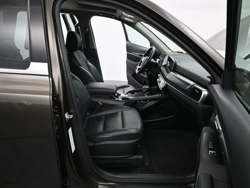 Used 2025 Kia Telluride S image 12