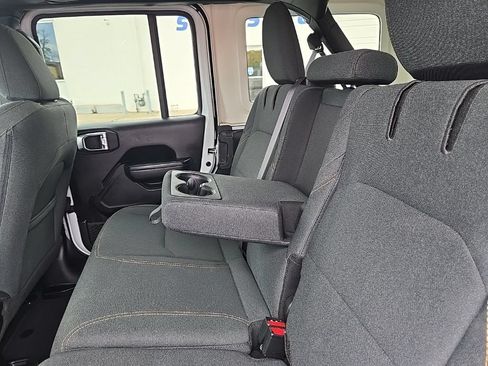 Used 2024 Jeep Wrangler Unlimited AWD/4WD image 24
