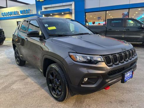 Used 2024 Jeep Compass Trailhawk AWD/4WD image 13