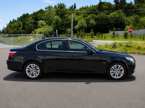 Used 2010 BMW 535i xDrive Sedan AWD/4WD image 8