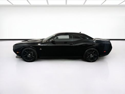 Used 2015 Dodge Challenger R/T Scat Pack w/ Scat Pack Appearance Package RWD image 22