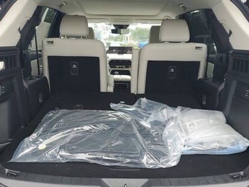 Certified 2024 MAZDA CX-90 Plug-In Hybrid w/ Premium Plus image 11