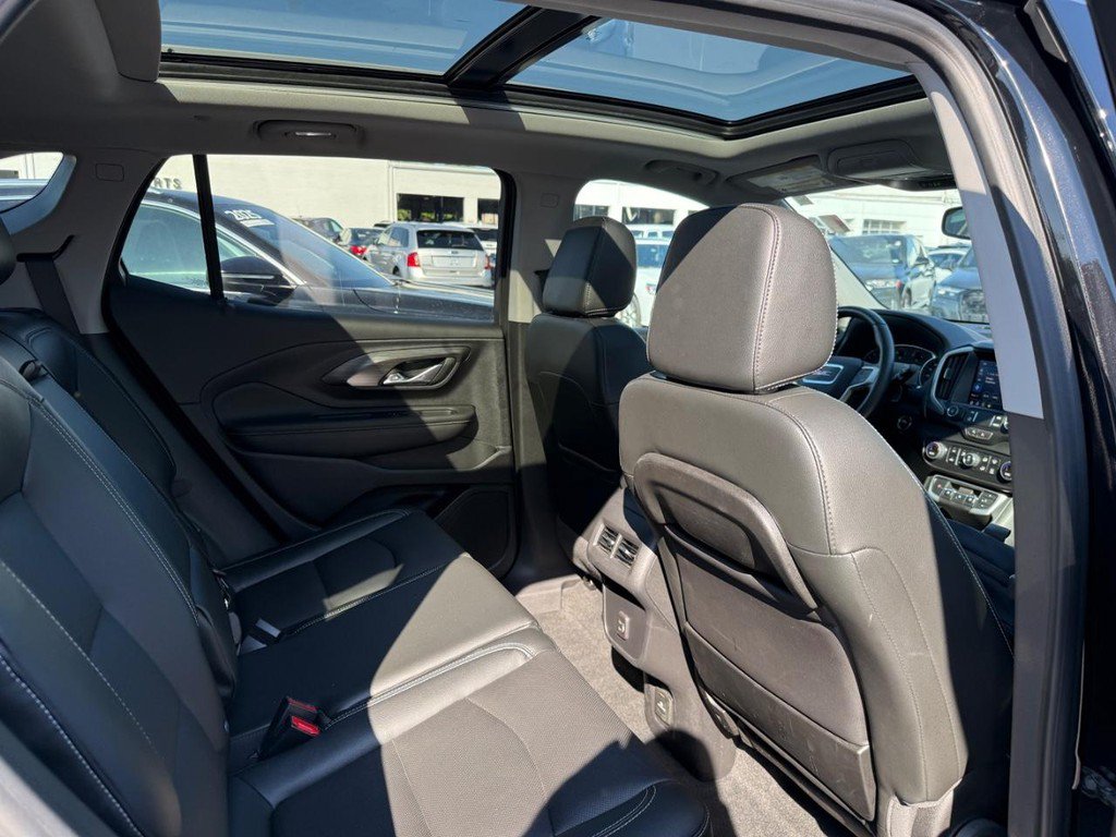 Used 2023 GMC Terrain SLT FWD image 10