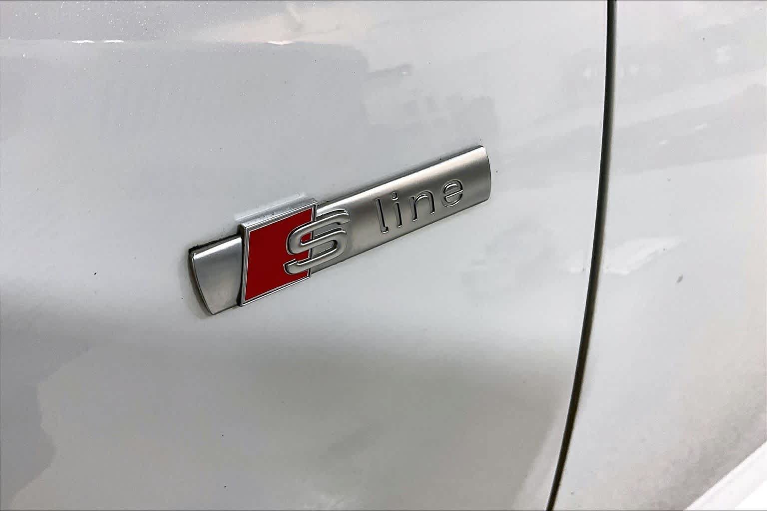 Used 2018 Audi A4 2.0T Premium Plus w/ Premium Plus Package AWD/4WD image 14