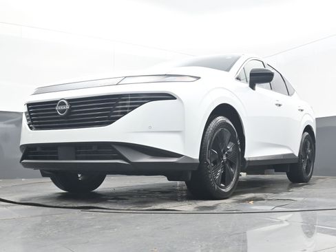 Certified 2025 Nissan Murano SV image 24