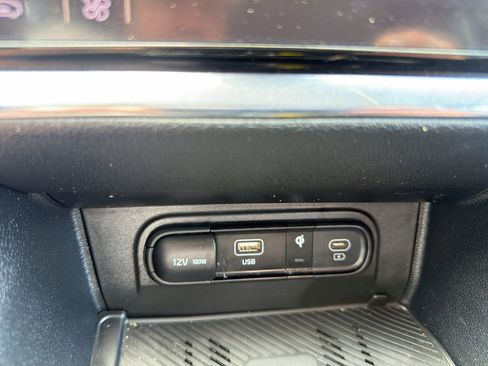 Used 2025 Kia Sportage EX FWD image 19