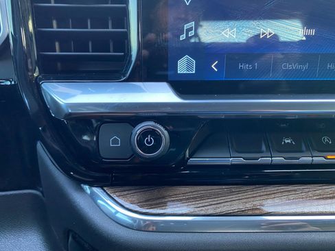 Used 2023 Chevrolet Silverado 1500 LT image 17