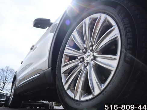 Used 2022 Ford Explorer Limited w/ Equipment Group 301A AWD/4WD image 9