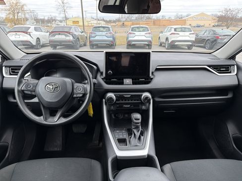 Used 2023 Toyota RAV4 LE image 10