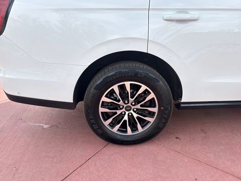 Certified 2025 Ford Expedition Platinum AWD/4WD image 34