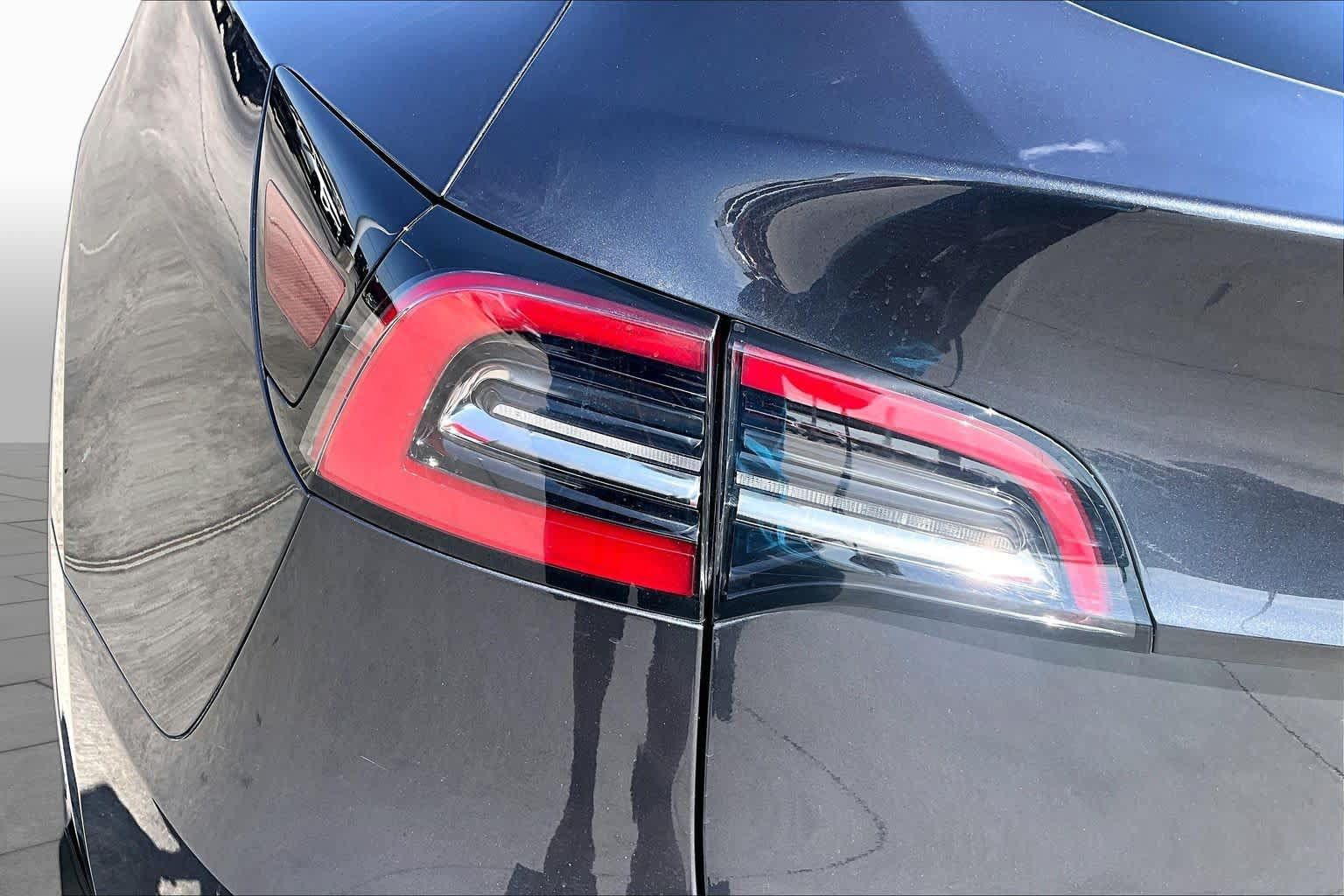 Used 2025 Tesla Model Y Long Range RWD image 26