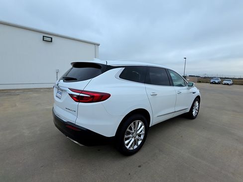 Used 2019 Buick Enclave Essence image 5