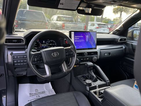 Used 2025 Toyota 4Runner TRD Off-Road Premium AWD/4WD image 30