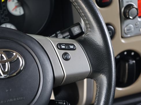 Used 2012 Toyota FJ Cruiser 4WD w/ Upgrade Pkg image 21