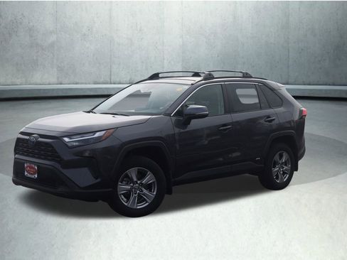 Used 2024 Toyota RAV4 XLE w/ Convenience Package image 15