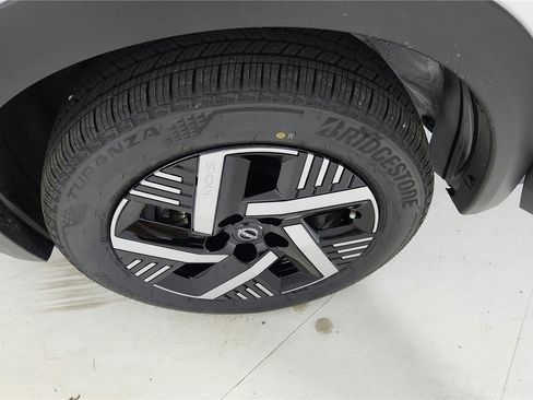 Used 2025 Nissan Kicks SV image 40