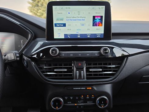 Used 2025 Ford Escape ST-Line AWD/4WD image 16