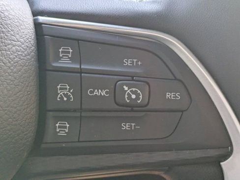 Used 2023 Jeep Grand Cherokee L Laredo w/ Luxury Tech Group I image 23