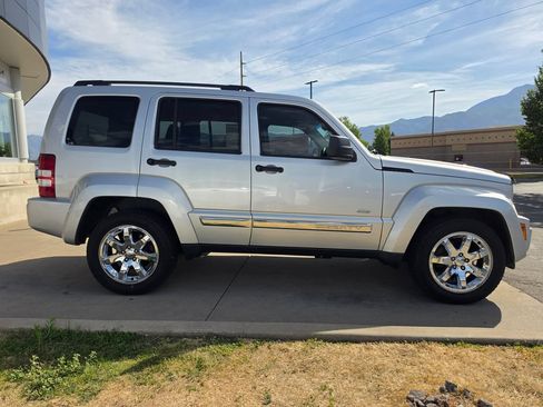 Used 2012 Jeep Liberty Sport AWD/4WD image 4