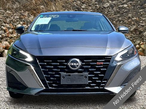 Used 2023 Nissan Altima 2.5 SR FWD image 3