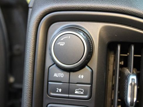 Used 2019 Chevrolet Silverado 1500 Custom w/ Custom Value Package AWD/4WD image 17