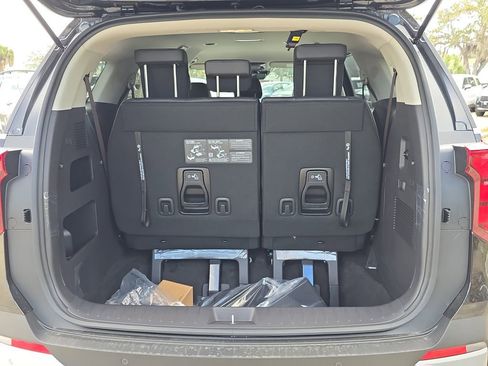 New 2026 Kia Carnival FWD image 10