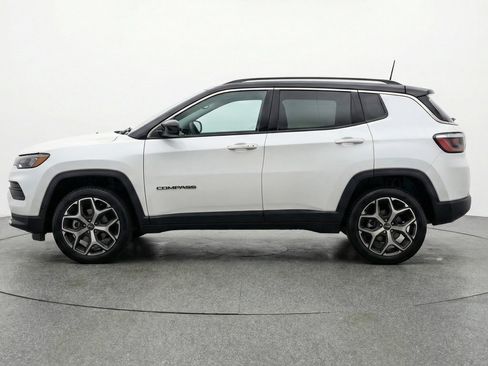 Used 2025 Jeep Compass Limited image 5