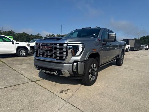 Used 2024 GMC Sierra 2500 Denali w/ Technology Package AWD/4WD image 1