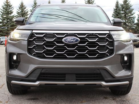 Used 2025 Ford Explorer Platinum w/ LUX Leather Package image 5
