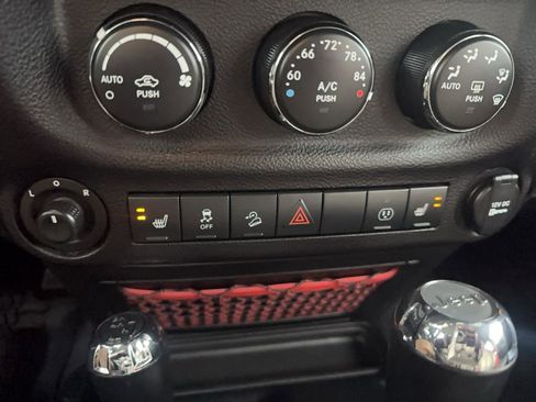Used 2018 Jeep Wrangler Unlimited Rubicon w/ Dual Top Group image 21